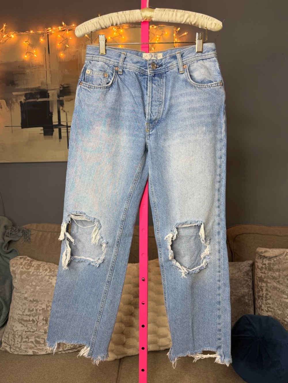We The Free Distressed Straight Leg Jeans Light Wash Raw Hem Ripped Denim 25 🤍